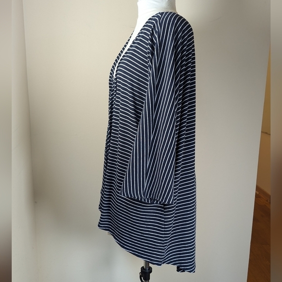 🌀 LuLaRoe Shirley Kimono - Nautical Vibes in Navy Stripes! 🌀 - Picture 2 of 4